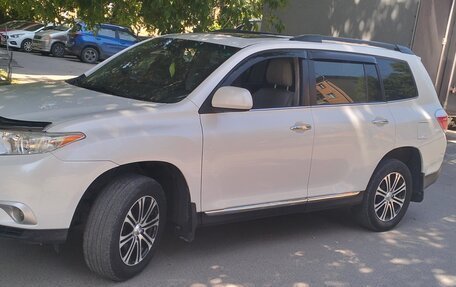 Toyota Highlander III, 2010 год, 1 930 000 рублей, 4 фотография