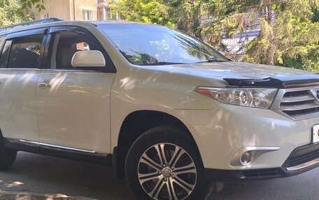 Toyota Highlander III, 2010 год, 1 930 000 рублей, 8 фотография