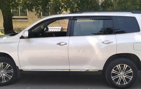 Toyota Highlander III, 2010 год, 1 930 000 рублей, 5 фотография