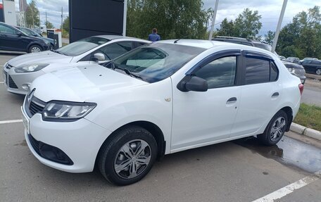 Renault Logan II, 2017 год, 617 000 рублей, 2 фотография