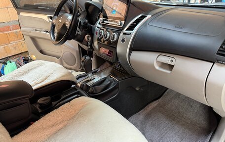 Mitsubishi Pajero Sport II рестайлинг, 2012 год, 1 580 000 рублей, 8 фотография