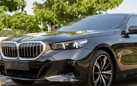 BMW 5 серия, 2024 год, 7 950 000 рублей, 2 фотография