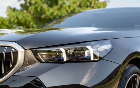 BMW 5 серия, 2024 год, 7 950 000 рублей, 4 фотография