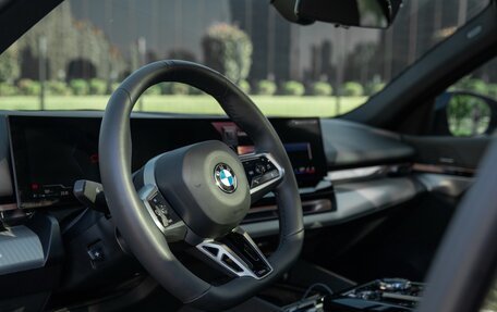 BMW 5 серия, 2024 год, 7 950 000 рублей, 15 фотография