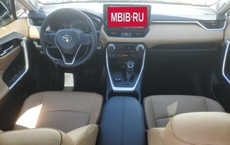 Toyota RAV4, 2024 год, 3 210 000 рублей, 8 фотография
