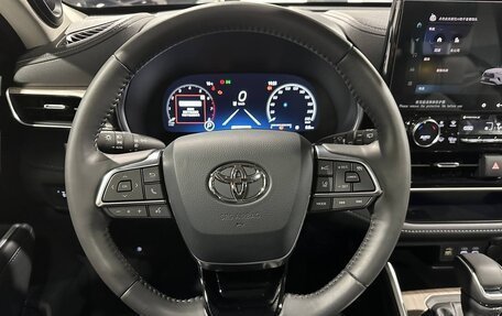 Toyota Highlander, 2025 год, 4 890 000 рублей, 13 фотография