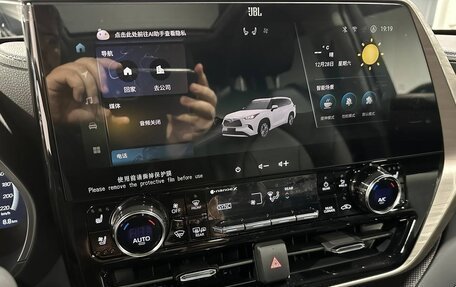 Toyota Highlander, 2025 год, 4 890 000 рублей, 16 фотография