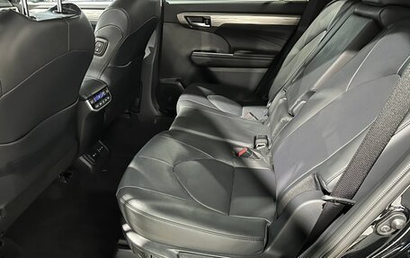 Toyota Highlander, 2025 год, 4 890 000 рублей, 28 фотография