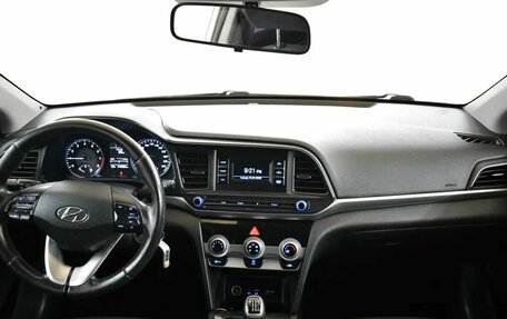 Hyundai Elantra VI рестайлинг, 2019 год, 1 050 000 рублей, 5 фотография