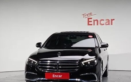 Mercedes-Benz E-Класс, 2022 год, 3 750 000 рублей, 4 фотография