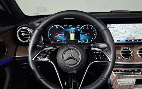 Mercedes-Benz E-Класс, 2022 год, 3 750 000 рублей, 7 фотография