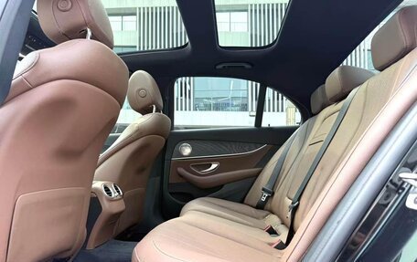 Mercedes-Benz E-Класс, 2021 год, 3 750 000 рублей, 14 фотография