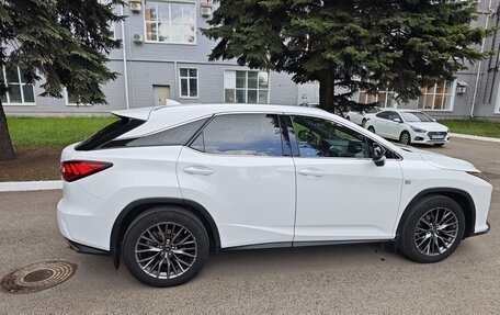 Lexus RX IV рестайлинг, 2016 год, 4 550 000 рублей, 5 фотография