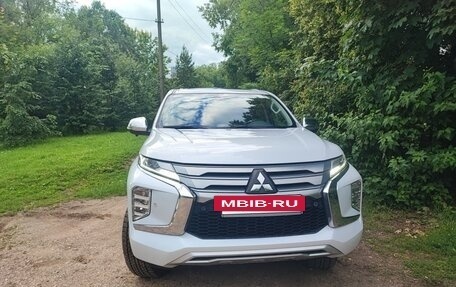 Mitsubishi Pajero Sport III рестайлинг, 2020 год, 4 000 000 рублей, 10 фотография