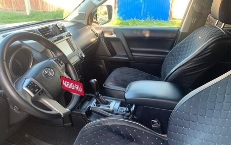Toyota Land Cruiser Prado 150 рестайлинг 2, 2014 год, 2 800 000 рублей, 6 фотография