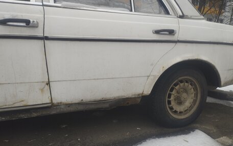 Mercedes-Benz W123, 1983 год, 90 000 рублей, 20 фотография