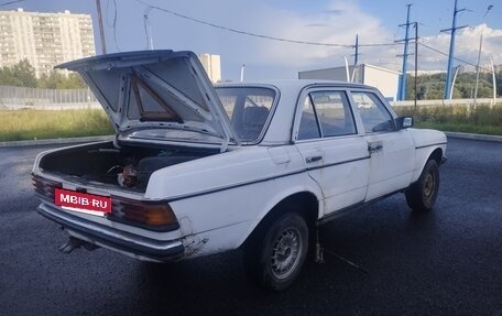 Mercedes-Benz W123, 1983 год, 90 000 рублей, 22 фотография