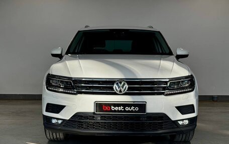 Volkswagen Tiguan II, 2018 год, 2 590 000 рублей, 3 фотография