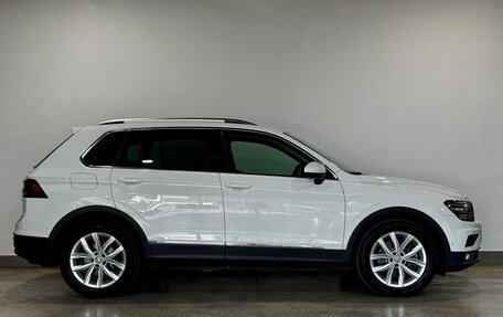 Volkswagen Tiguan II, 2018 год, 2 590 000 рублей, 6 фотография