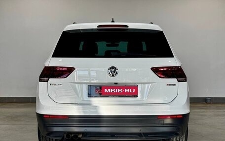 Volkswagen Tiguan II, 2018 год, 2 590 000 рублей, 9 фотография