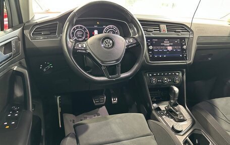 Volkswagen Tiguan II, 2018 год, 2 590 000 рублей, 27 фотография