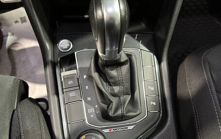 Volkswagen Tiguan II, 2018 год, 2 590 000 рублей, 25 фотография