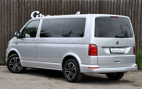 Volkswagen Multivan T6 рестайлинг, 2016 год, 3 000 000 рублей, 3 фотография