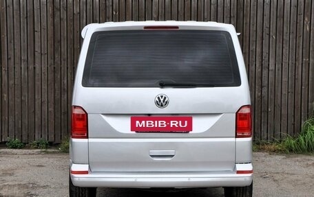 Volkswagen Multivan T6 рестайлинг, 2016 год, 3 000 000 рублей, 4 фотография