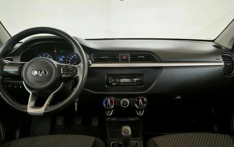 KIA Rio IV, 2018 год, 949 000 рублей, 5 фотография