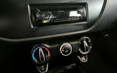 KIA Rio IV, 2018 год, 949 000 рублей, 7 фотография