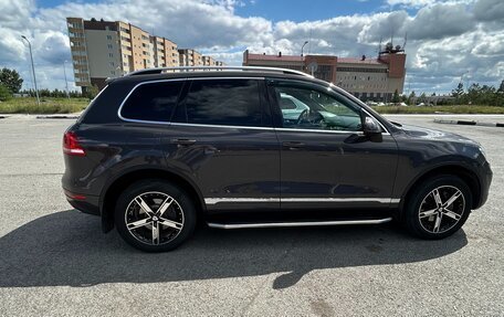 Volkswagen Touareg III, 2011 год, 1 750 000 рублей, 12 фотография