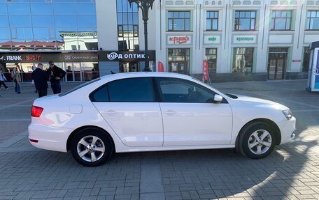 Volkswagen Jetta VI, 2014 год, 1 050 000 рублей, 2 фотография