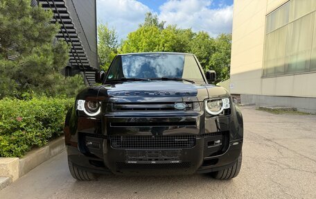 Land Rover Defender II, 2022 год, 11 000 000 рублей, 3 фотография