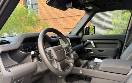 Land Rover Defender II, 2022 год, 11 000 000 рублей, 19 фотография