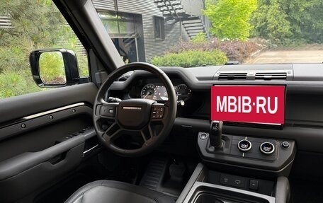 Land Rover Defender II, 2022 год, 11 000 000 рублей, 21 фотография