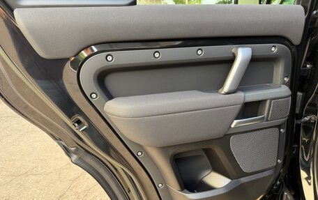Land Rover Defender II, 2022 год, 11 000 000 рублей, 24 фотография