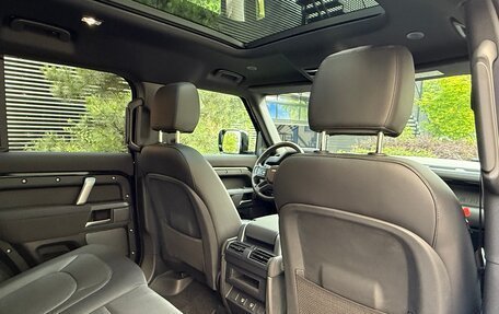 Land Rover Defender II, 2022 год, 11 000 000 рублей, 28 фотография