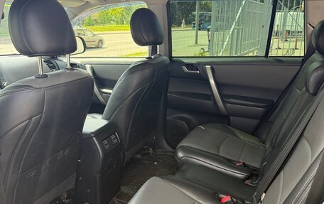 Toyota Highlander III, 2012 год, 1 490 000 рублей, 8 фотография