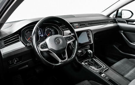 Volkswagen Passat B8 рестайлинг, 2019 год, 2 000 000 рублей, 13 фотография