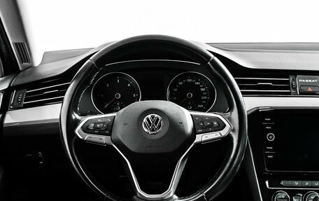 Volkswagen Passat B8 рестайлинг, 2019 год, 2 000 000 рублей, 12 фотография
