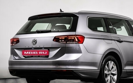 Volkswagen Passat B8 рестайлинг, 2019 год, 2 000 000 рублей, 16 фотография
