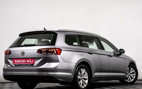 Volkswagen Passat B8 рестайлинг, 2019 год, 2 000 000 рублей, 17 фотография