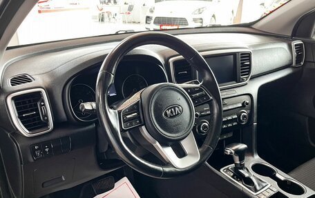 KIA Sportage IV рестайлинг, 2021 год, 2 399 000 рублей, 9 фотография