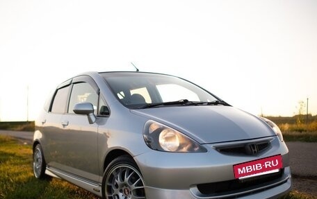 Honda Fit III, 2002 год, 750 000 рублей, 5 фотография