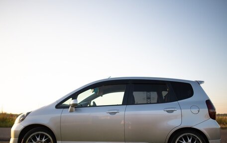 Honda Fit III, 2002 год, 750 000 рублей, 9 фотография
