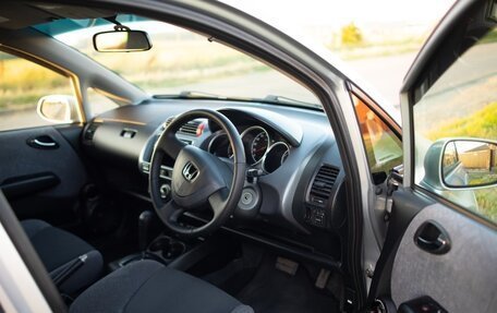 Honda Fit III, 2002 год, 750 000 рублей, 14 фотография