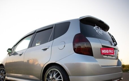 Honda Fit III, 2002 год, 750 000 рублей, 6 фотография