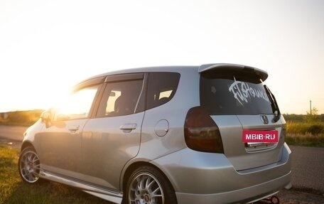 Honda Fit III, 2002 год, 750 000 рублей, 12 фотография