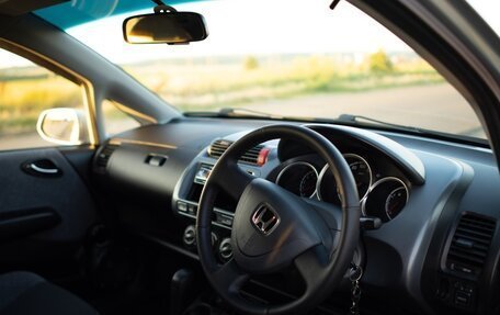 Honda Fit III, 2002 год, 750 000 рублей, 17 фотография