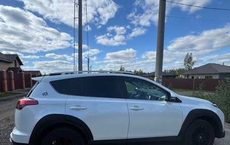 Toyota RAV4, 2018 год, 2 290 000 рублей, 4 фотография